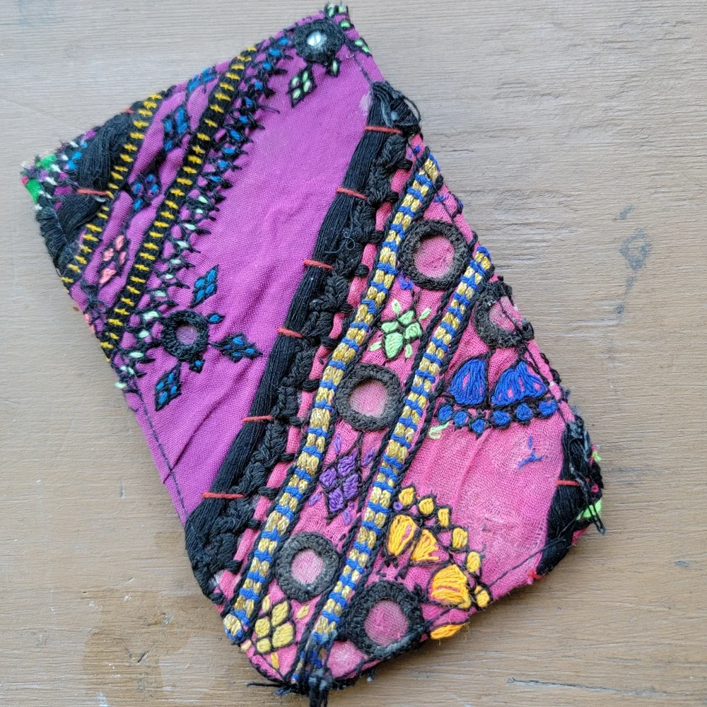 🪬🍄 Free People Boho Embroidered Repurposed vtg banjara hippie Wallet card case
